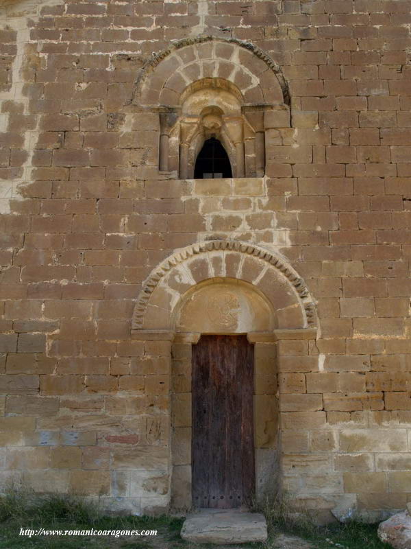 PORTADA Y VENTANAL DEL HASTIAL DE PONIENTE